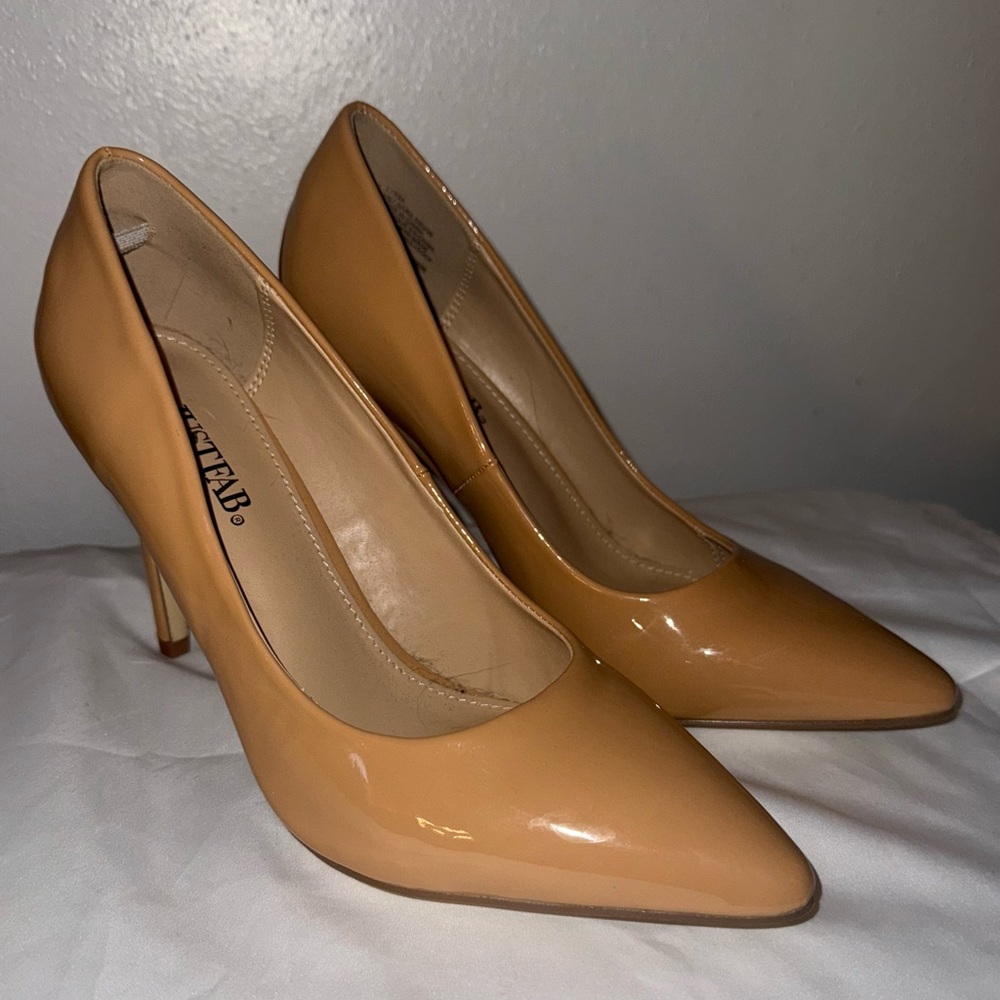 JustFab Tan Patent Leather Heels